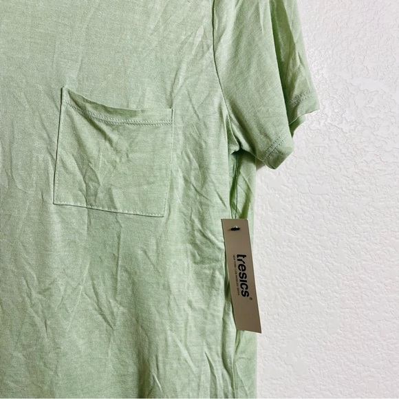 Tresics Short Sleeve Cropped  Light Green Top  NWT Size: Small - Picture 4 of 7